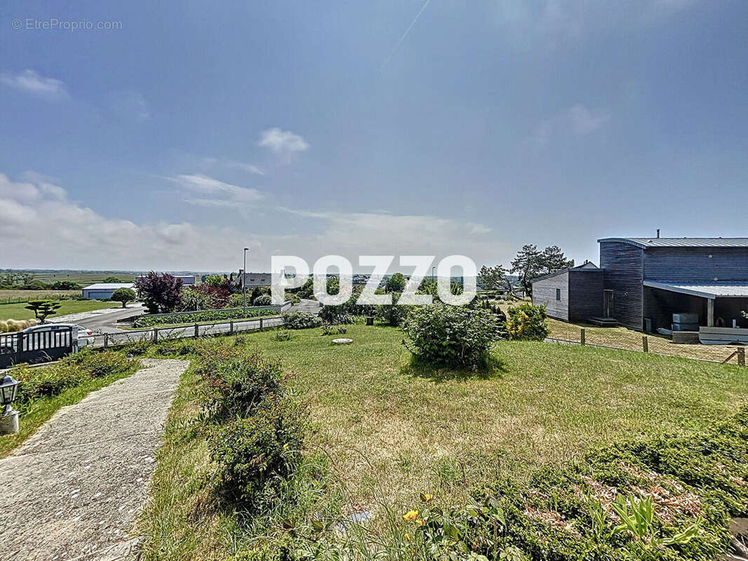 Maison à MONTMARTIN-SUR-MER