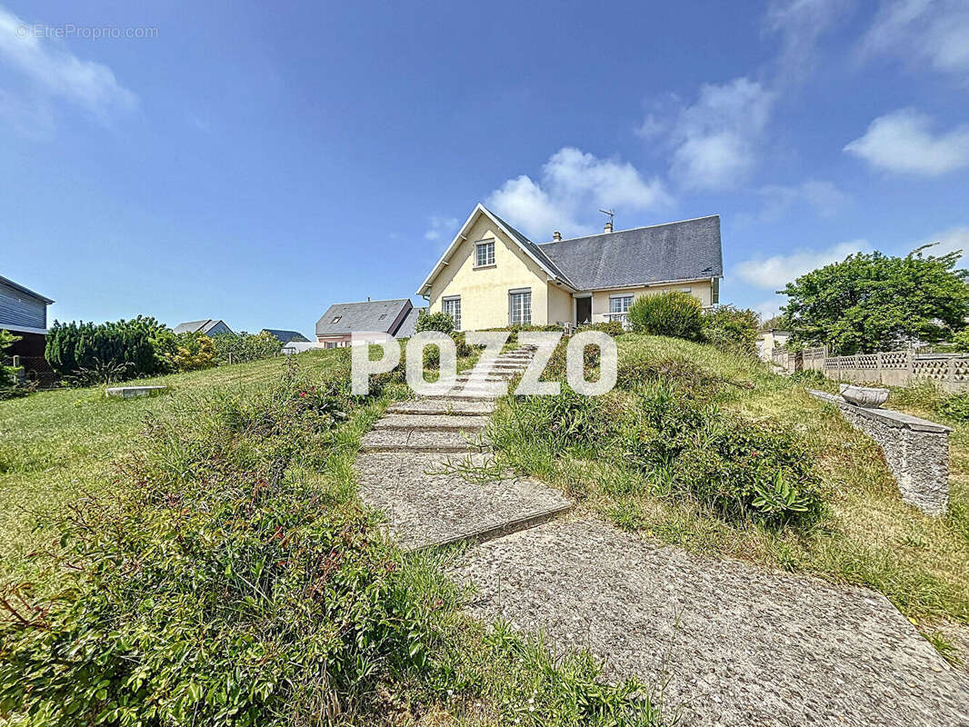 Maison à MONTMARTIN-SUR-MER