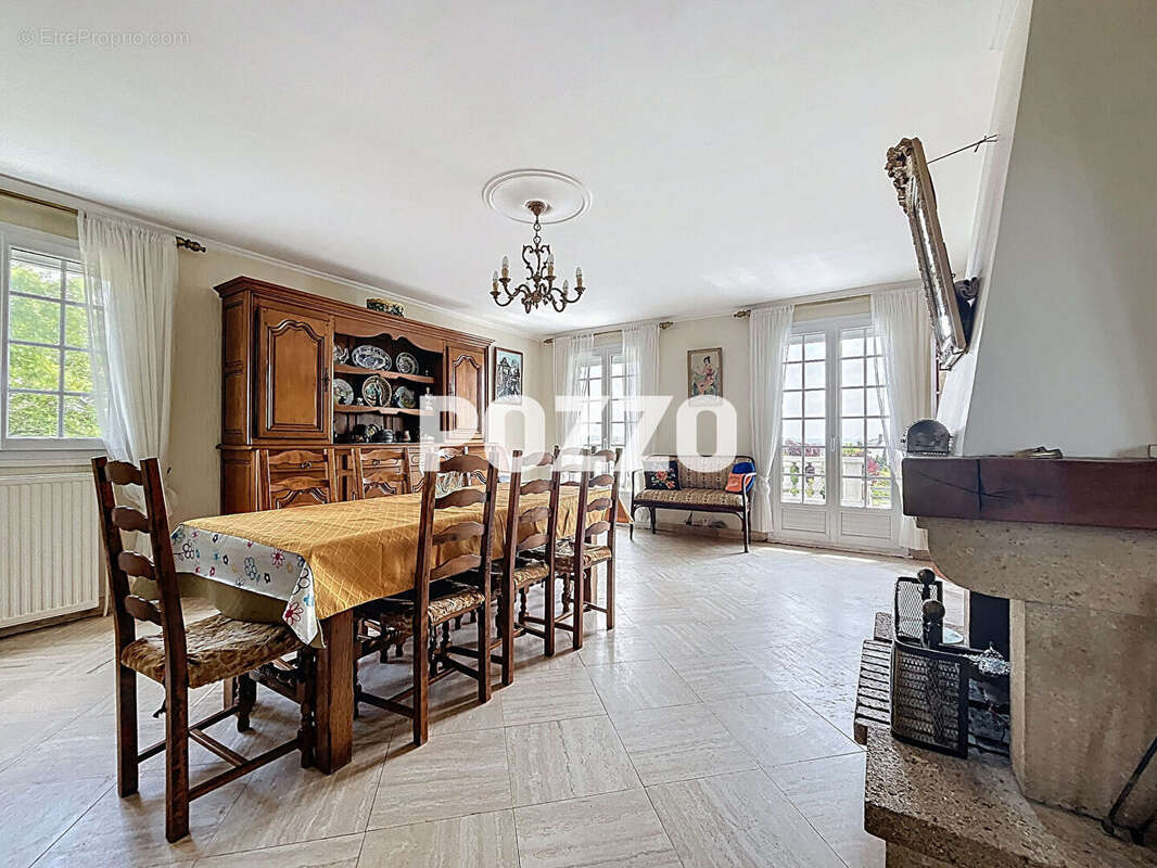 Maison à MONTMARTIN-SUR-MER