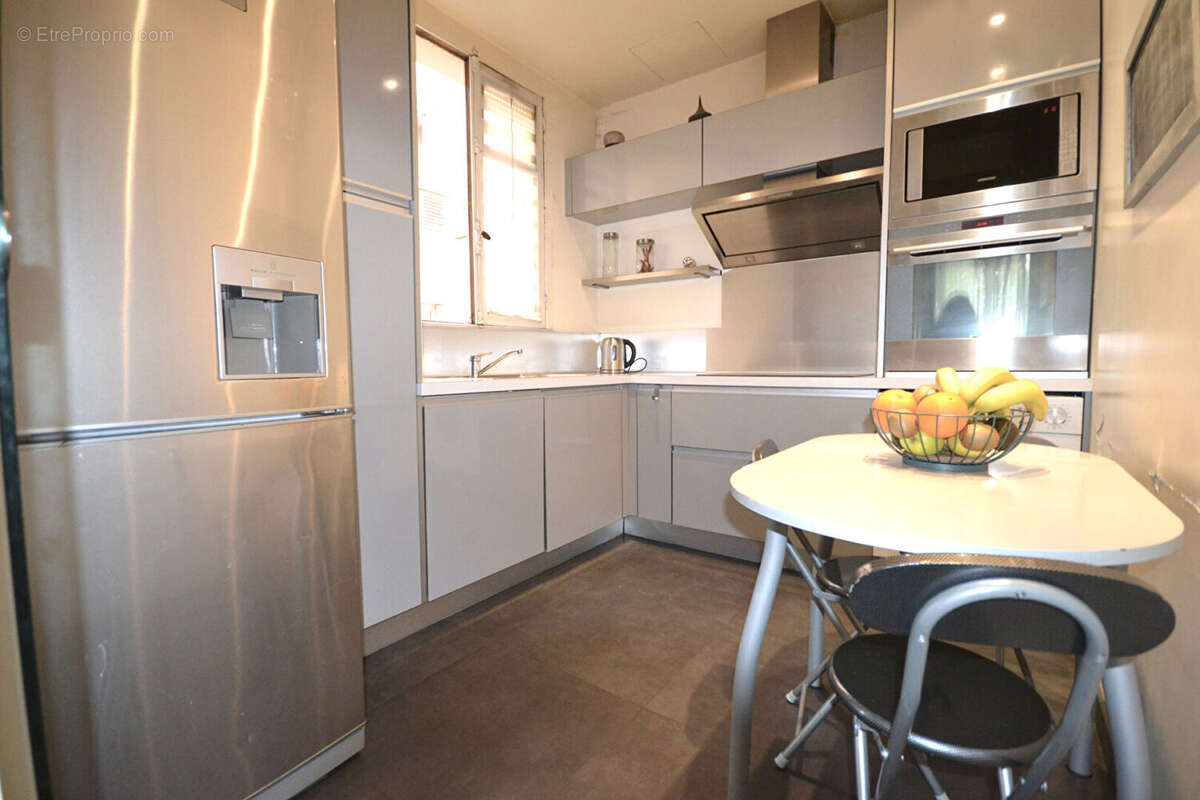 Appartement à PARIS-9E