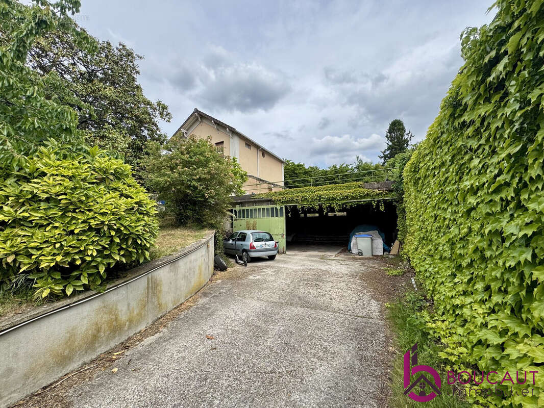 Terrain à FONTENAY-AUX-ROSES