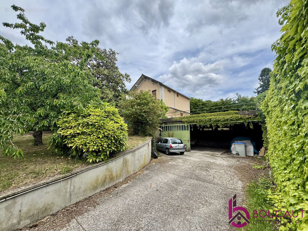 Terrain à FONTENAY-AUX-ROSES