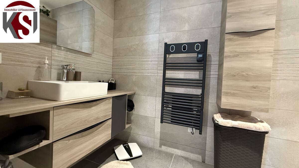 Appartement à SEILLONS-SOURCE-D&#039;ARGENS