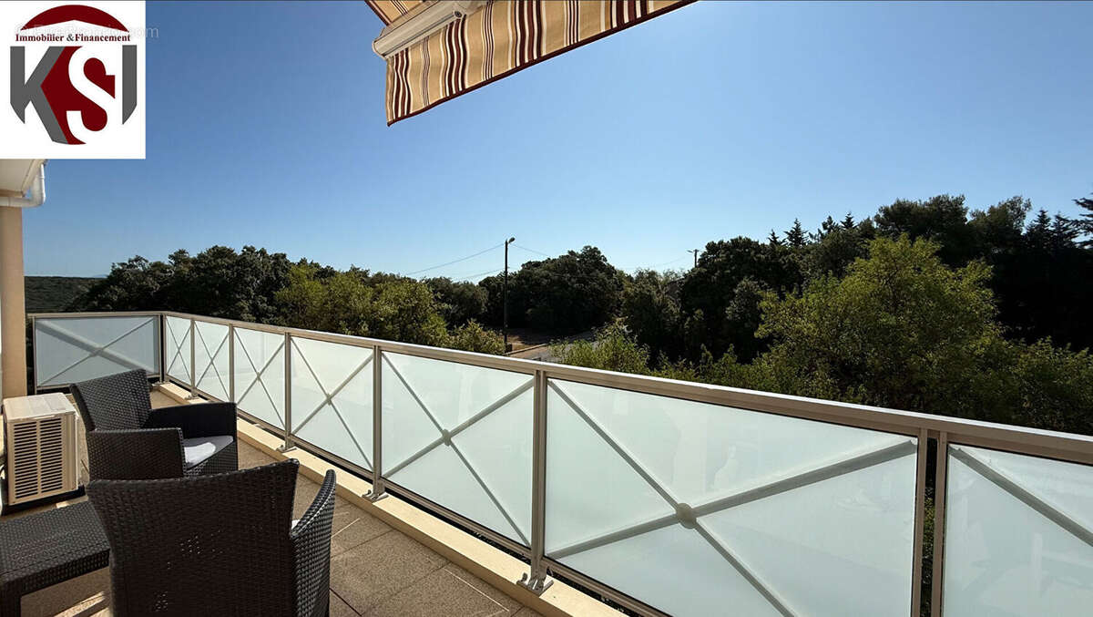 Appartement à SEILLONS-SOURCE-D&#039;ARGENS