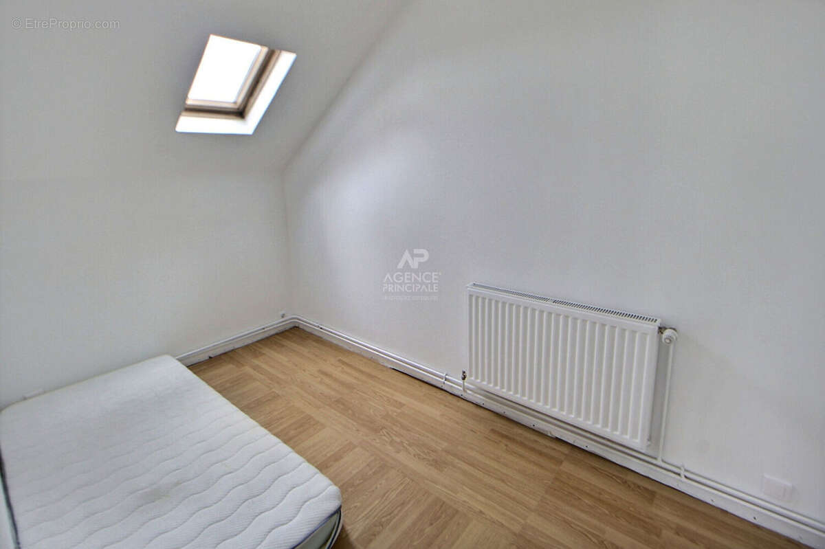 Maison à CHANTELOUP-LES-VIGNES