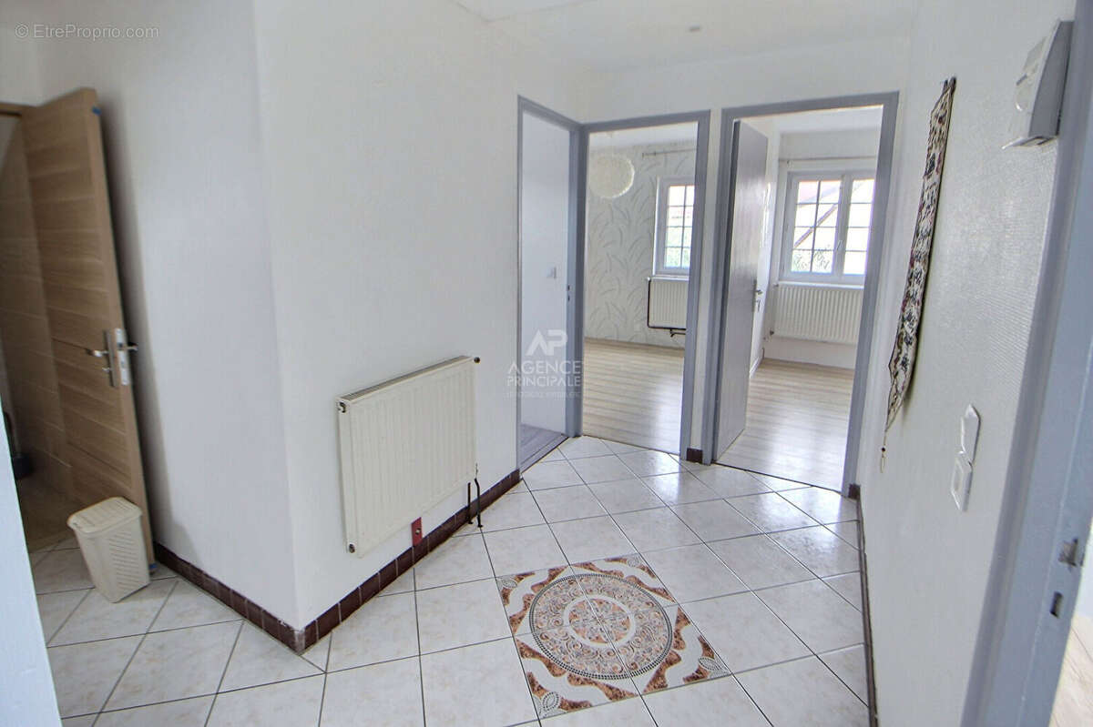 Maison à CHANTELOUP-LES-VIGNES