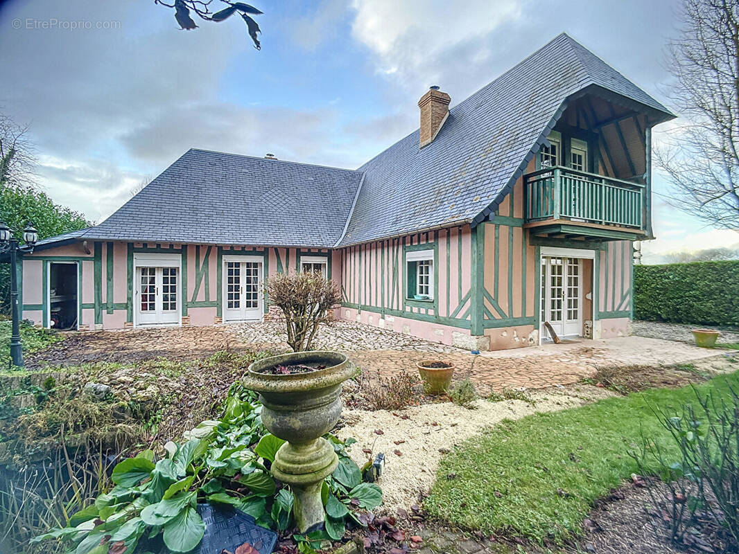 Maison à BOURG-ACHARD