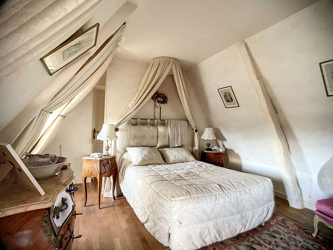 Maison à BOURG-ACHARD