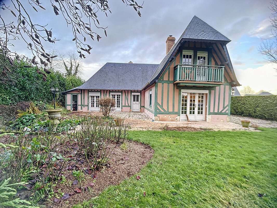 Maison à BOURG-ACHARD