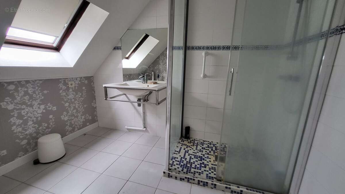 Maison à LES CLAYES-SOUS-BOIS