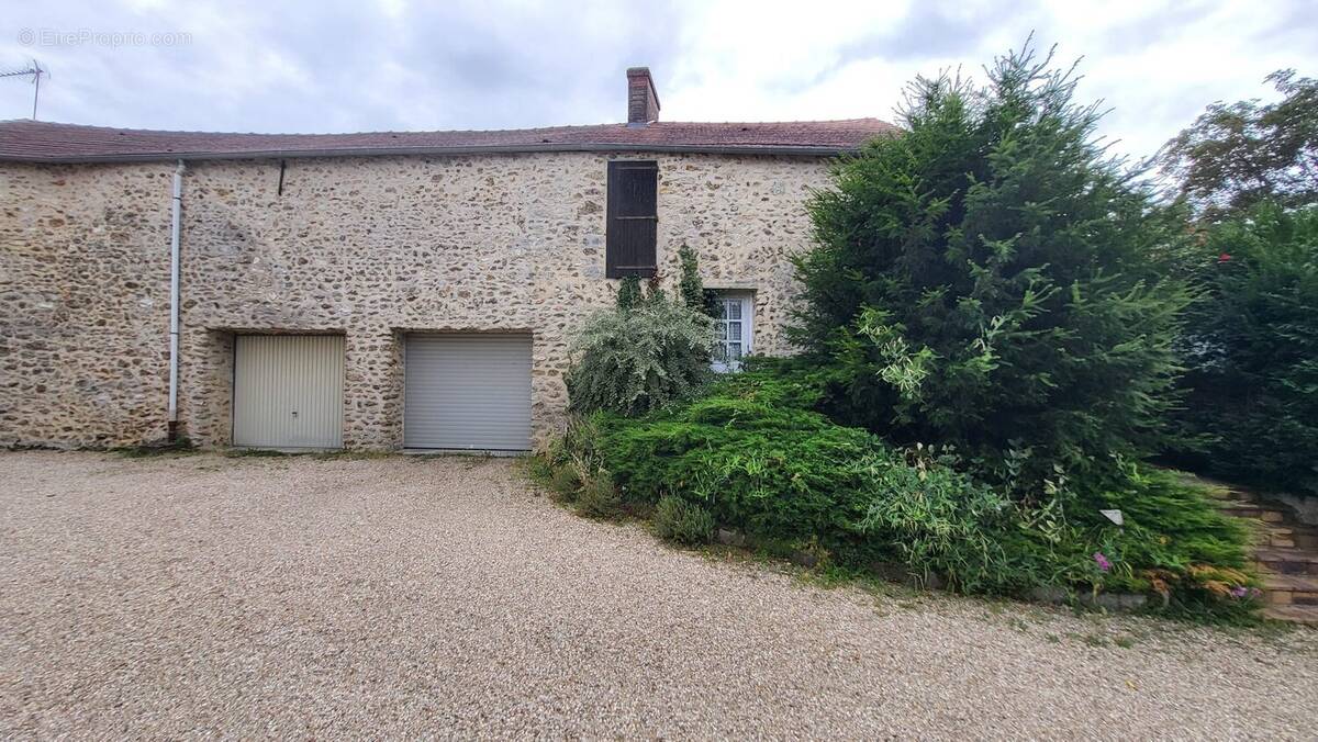 Maison à LES CLAYES-SOUS-BOIS