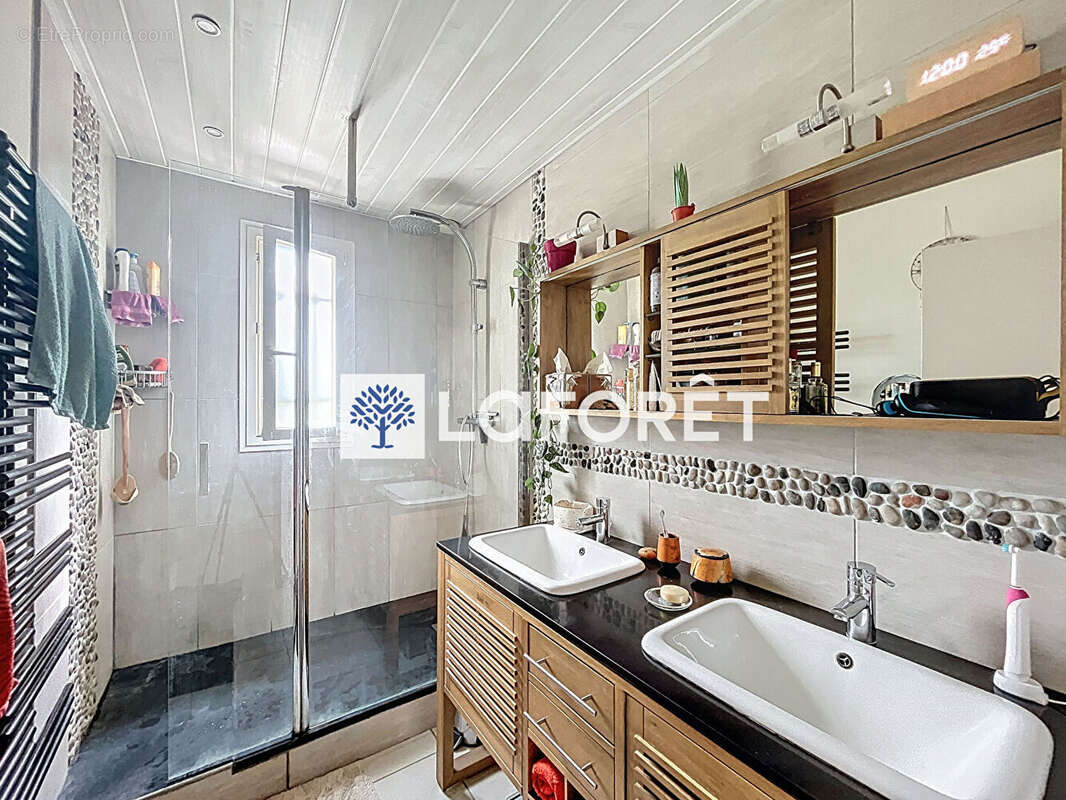 Maison à LE MESNIL-ESNARD