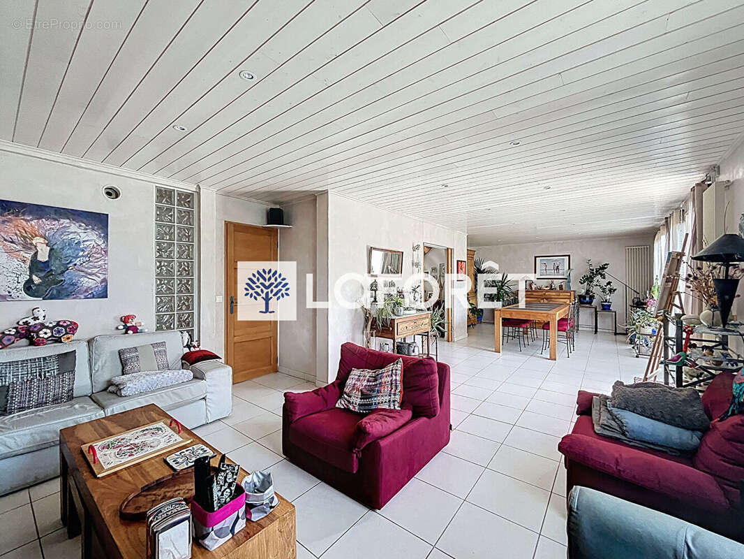 Maison à LE MESNIL-ESNARD