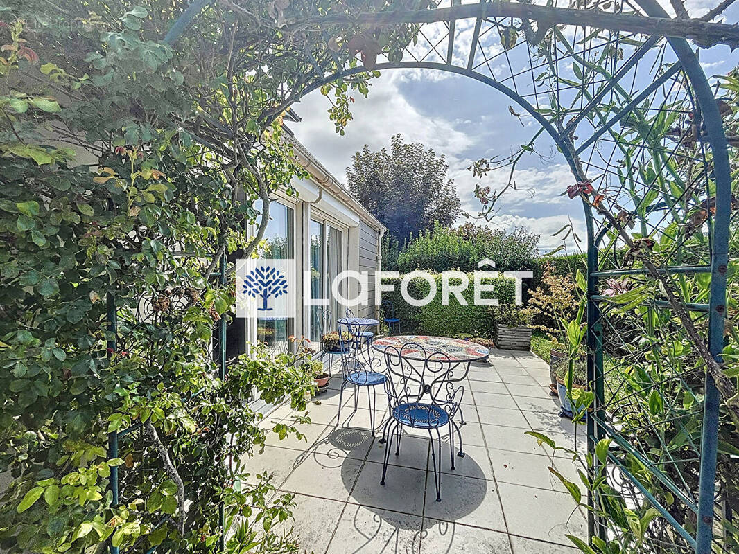 Maison à LE MESNIL-ESNARD