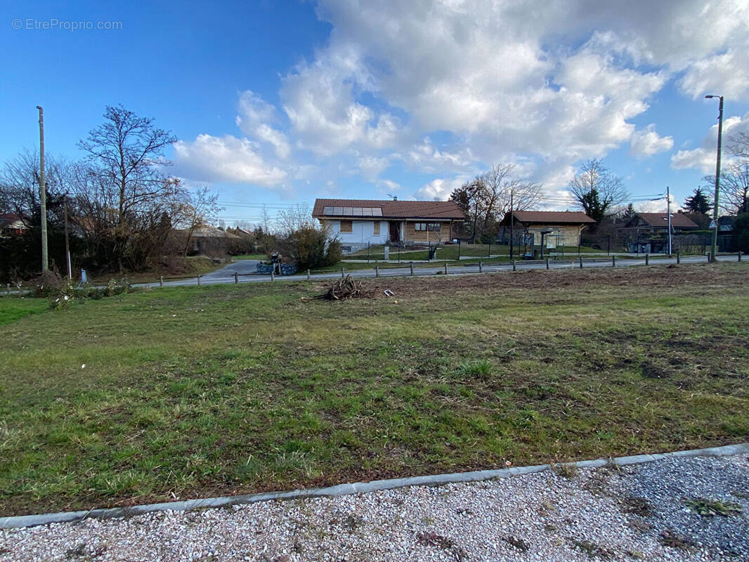 Terrain à ANTHY-SUR-LEMAN