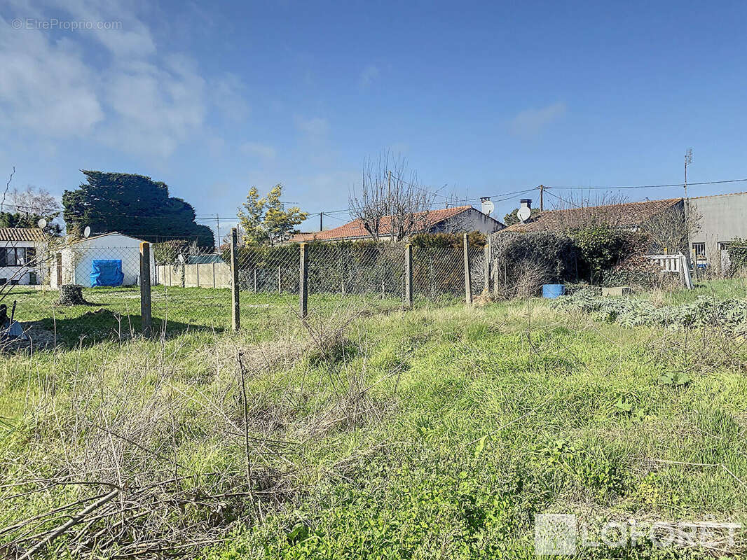 Terrain à SAINT-GEORGES-D&#039;OLERON