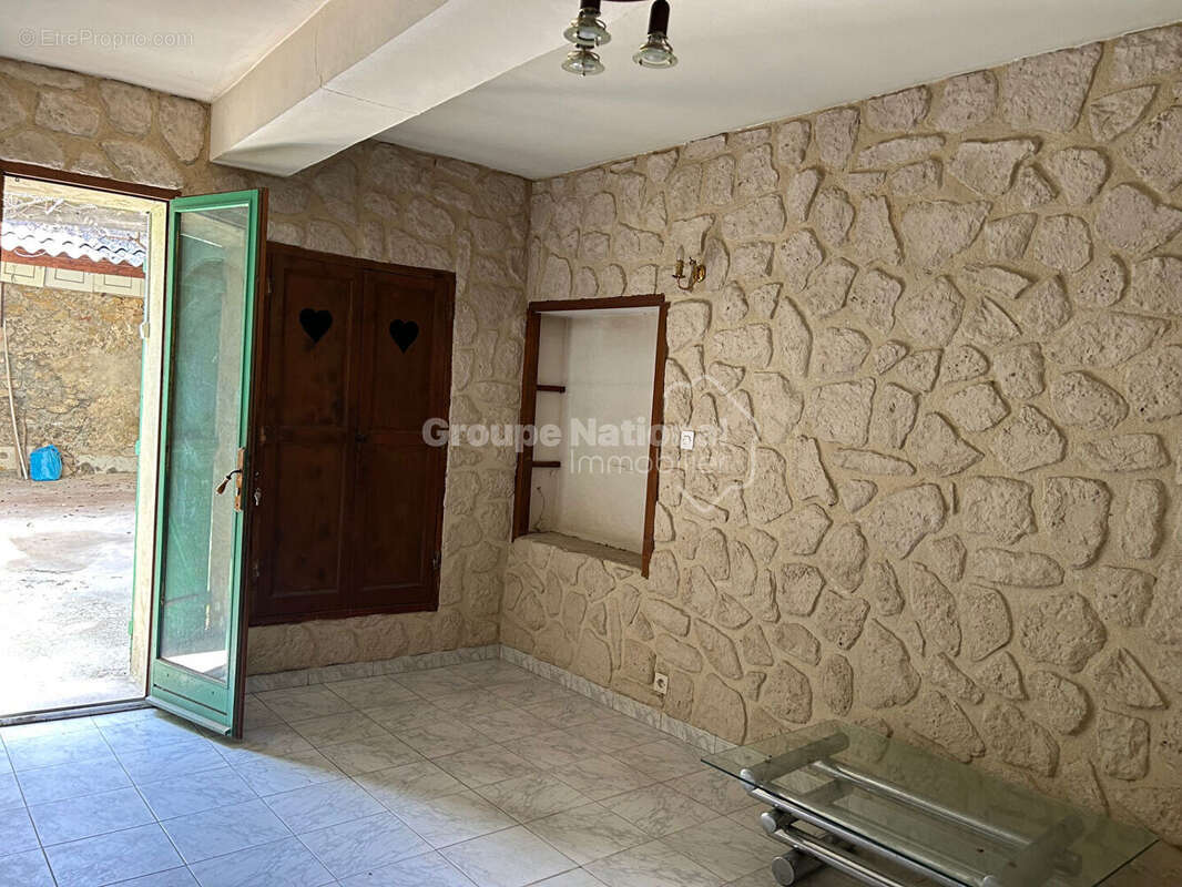 Maison à COURTHEZON