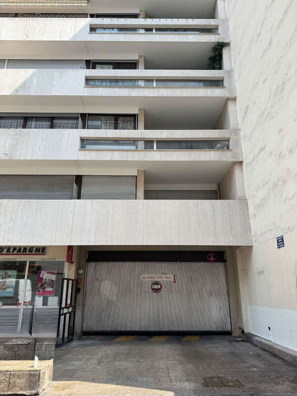 Parking à PARIS-14E