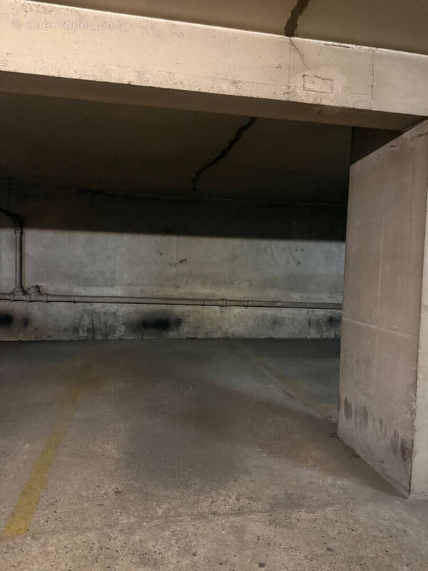 Parking à PARIS-14E