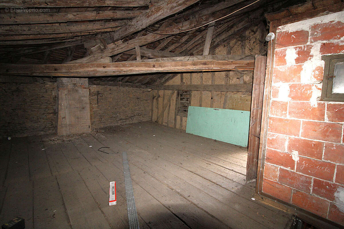 Maison à SOMMEVOIRE