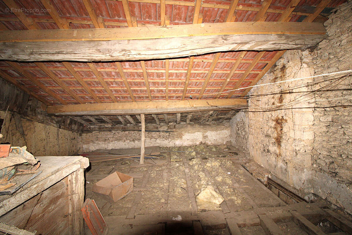 Maison à SOMMEVOIRE