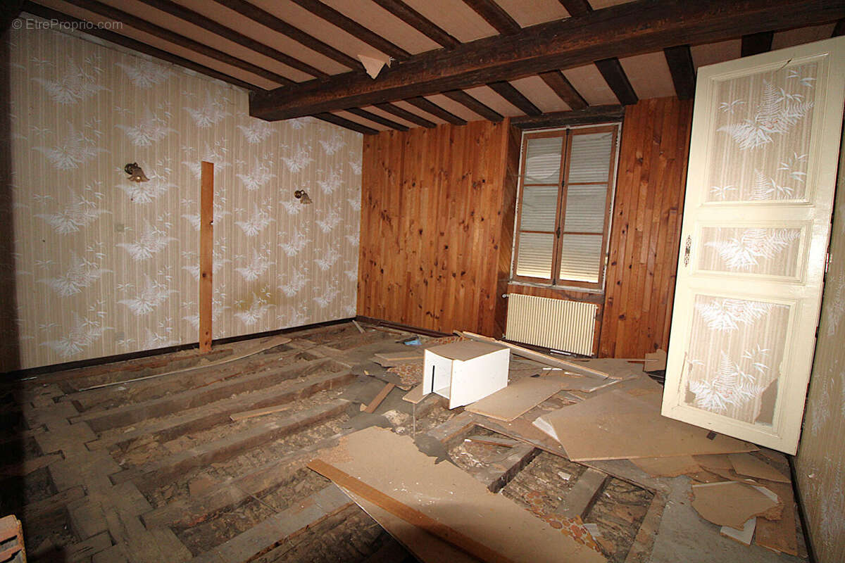 Maison à SOMMEVOIRE