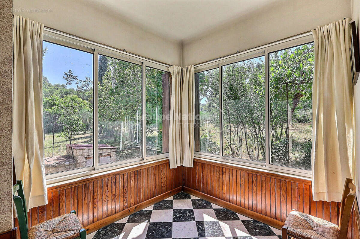 Maison à SAINT-ETIENNE-DU-GRES