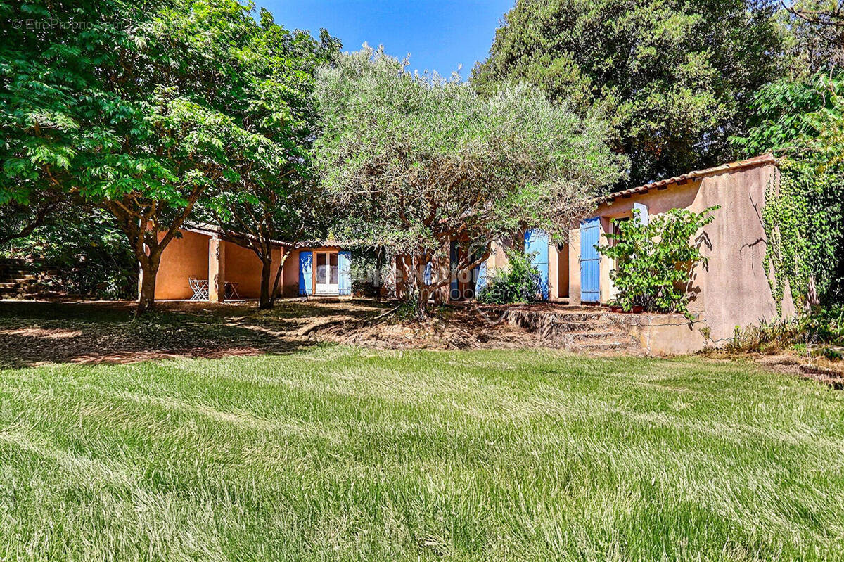 Maison à SAINT-ETIENNE-DU-GRES