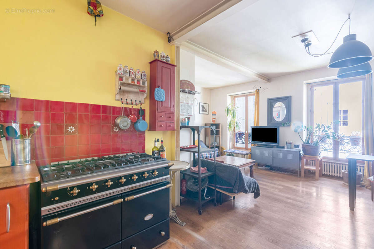 Appartement à PARIS-18E