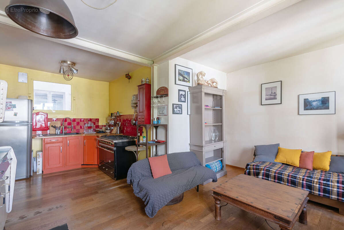 Appartement à PARIS-18E