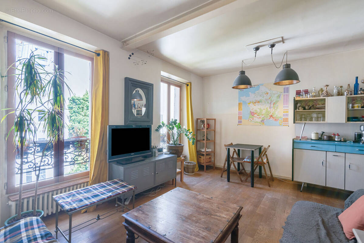 Appartement à PARIS-18E