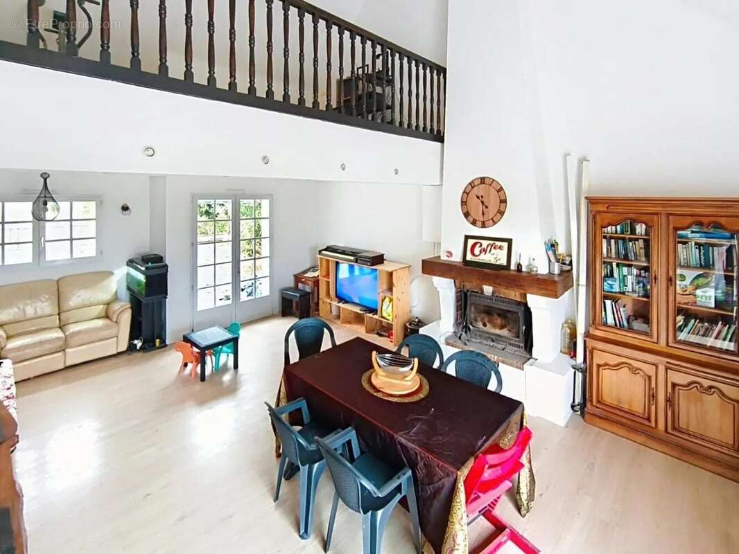 Photo 2 - Maison à SEUILLY