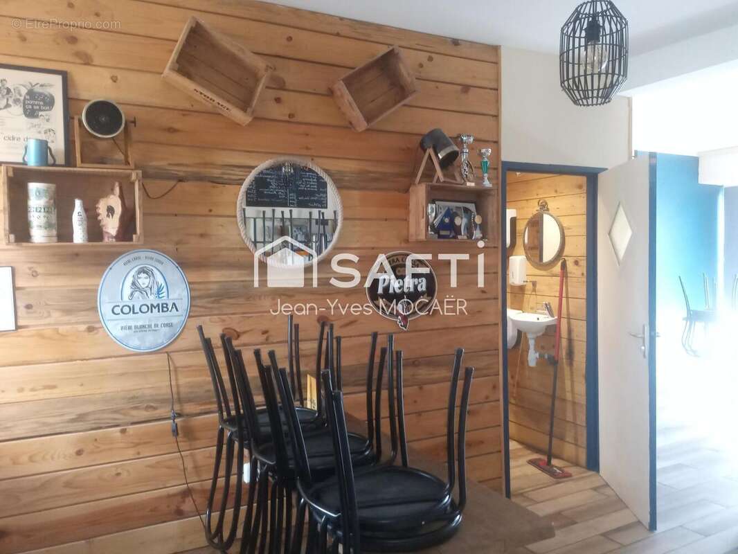 Photo 2 - Appartement à CHATEAUNEUF-DU-FAOU