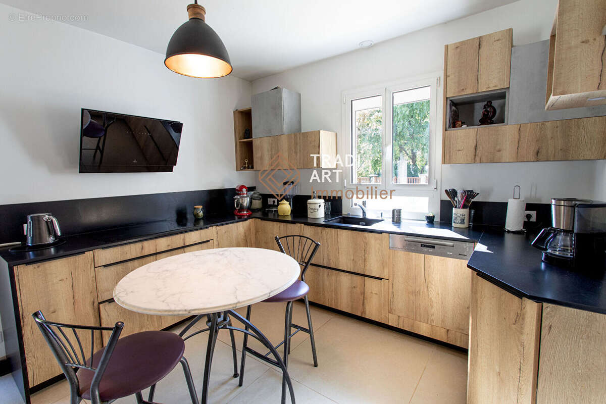 Maison à SAINTE-GENEVIEVE-DES-BOIS