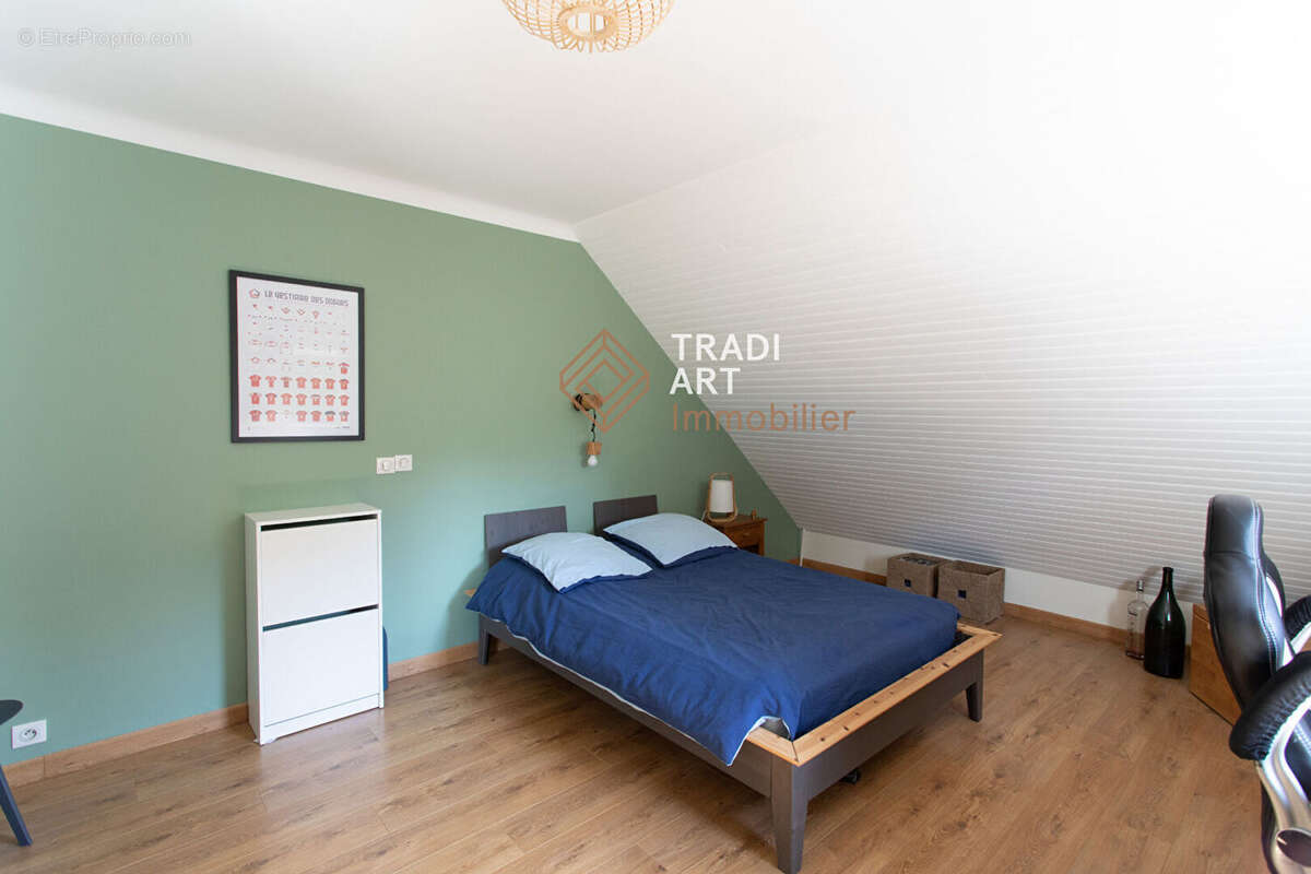 Maison à SAINTE-GENEVIEVE-DES-BOIS