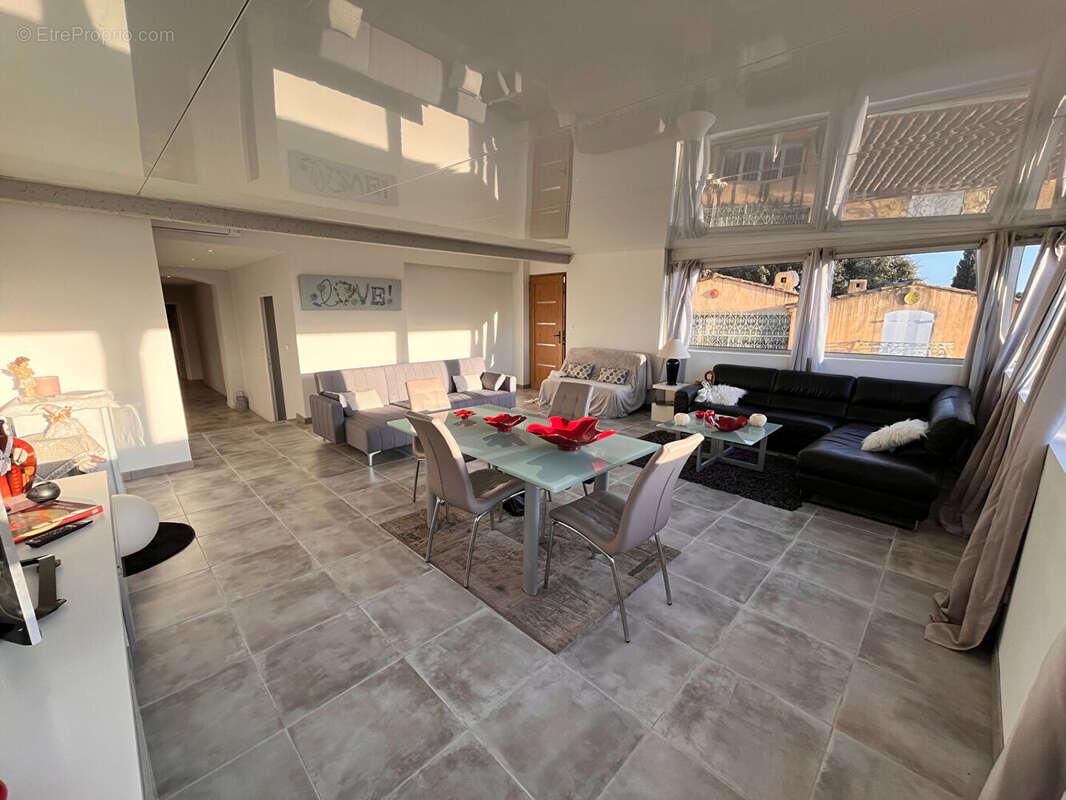 Appartement à SANARY-SUR-MER