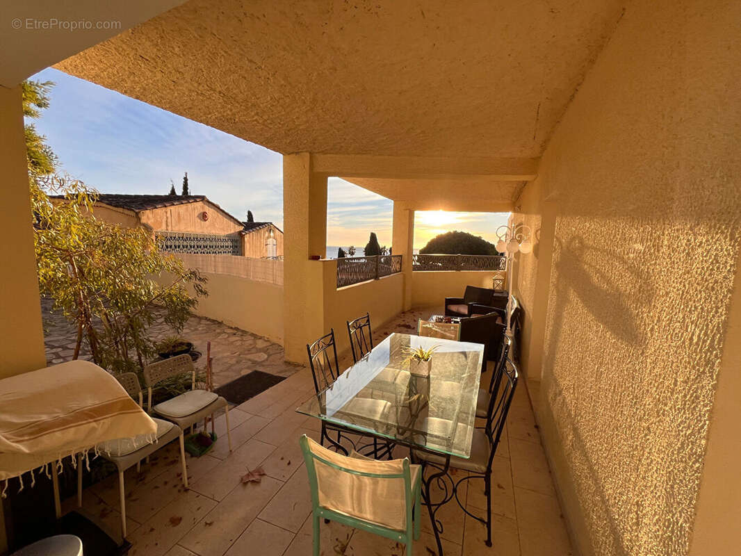 Appartement à SANARY-SUR-MER