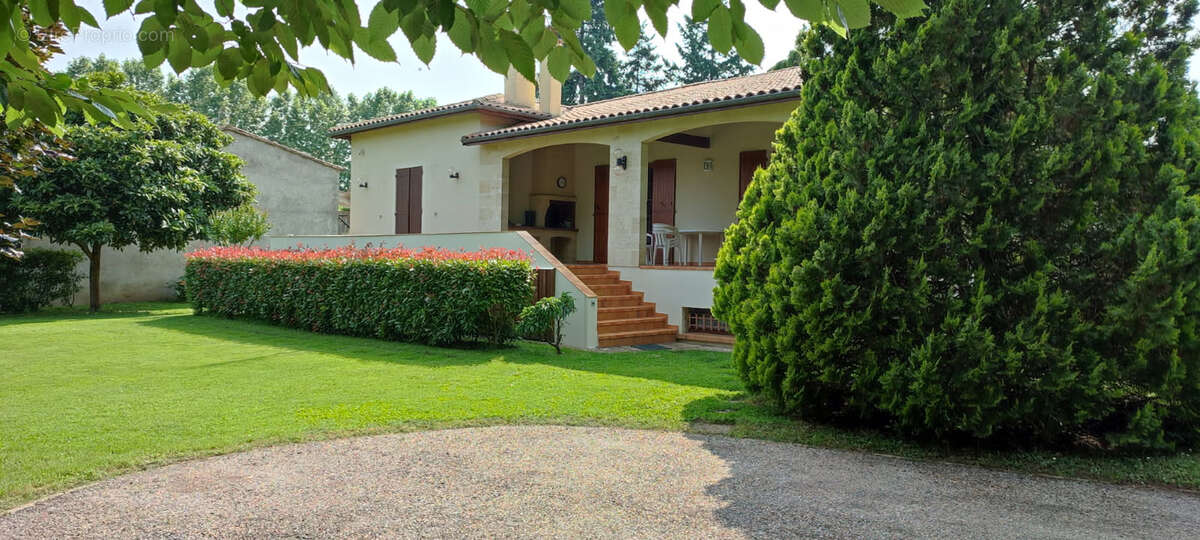 Maison à SAINT-SEURIN-DE-PRATS