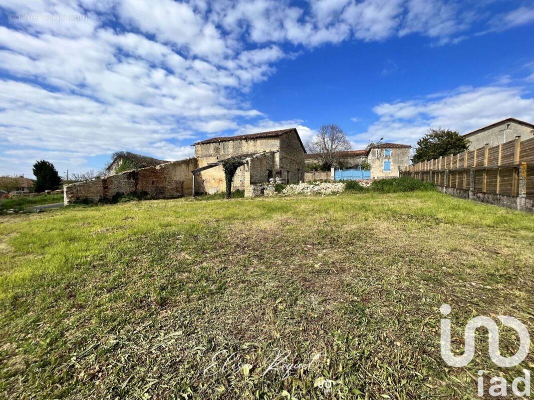Photo 1 - Maison à AUNAC