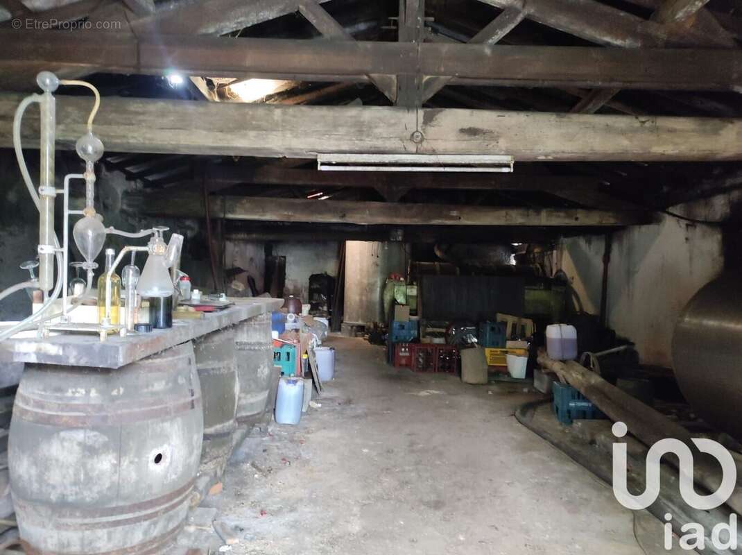 Photo 2 - Parking à DRAIN