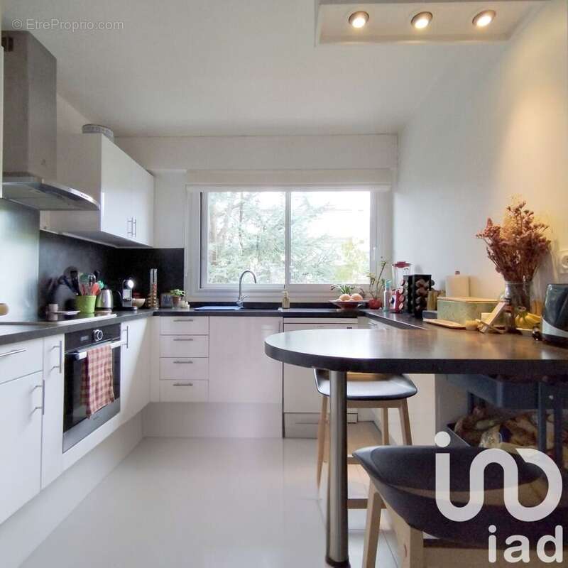 Photo 2 - Appartement à LE PLESSIS-ROBINSON