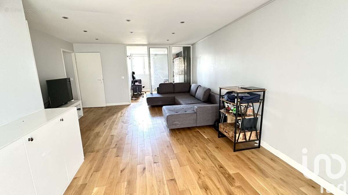 Photo 3 - Appartement à COURBEVOIE