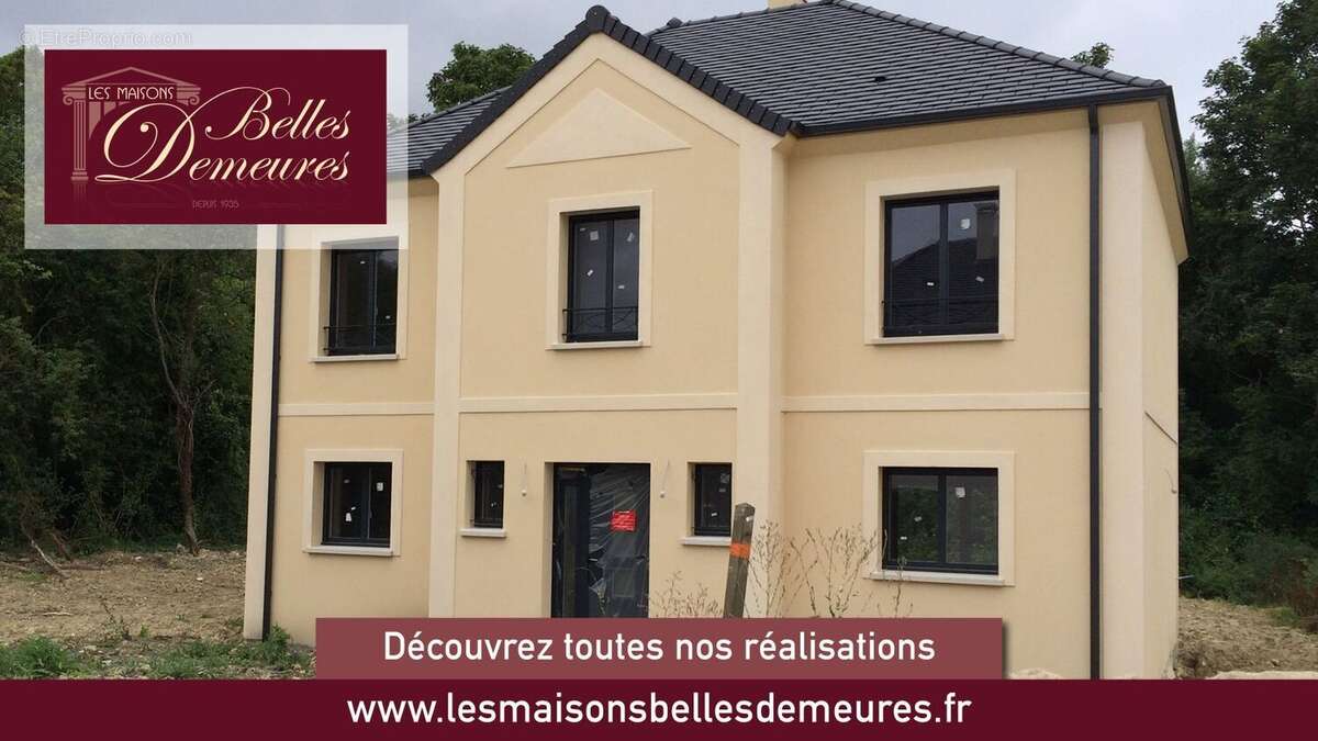 Terrain à LA VILLE-DU-BOIS