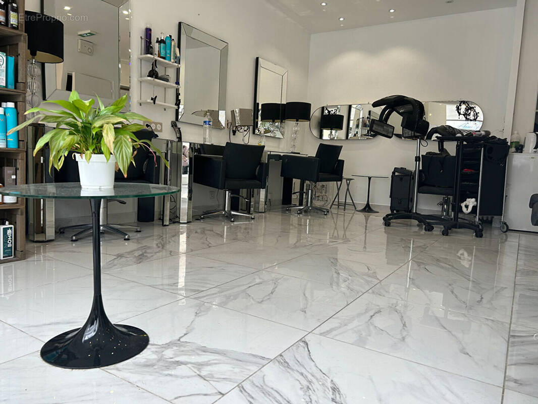 Commerce à ASNIERES-SUR-SEINE