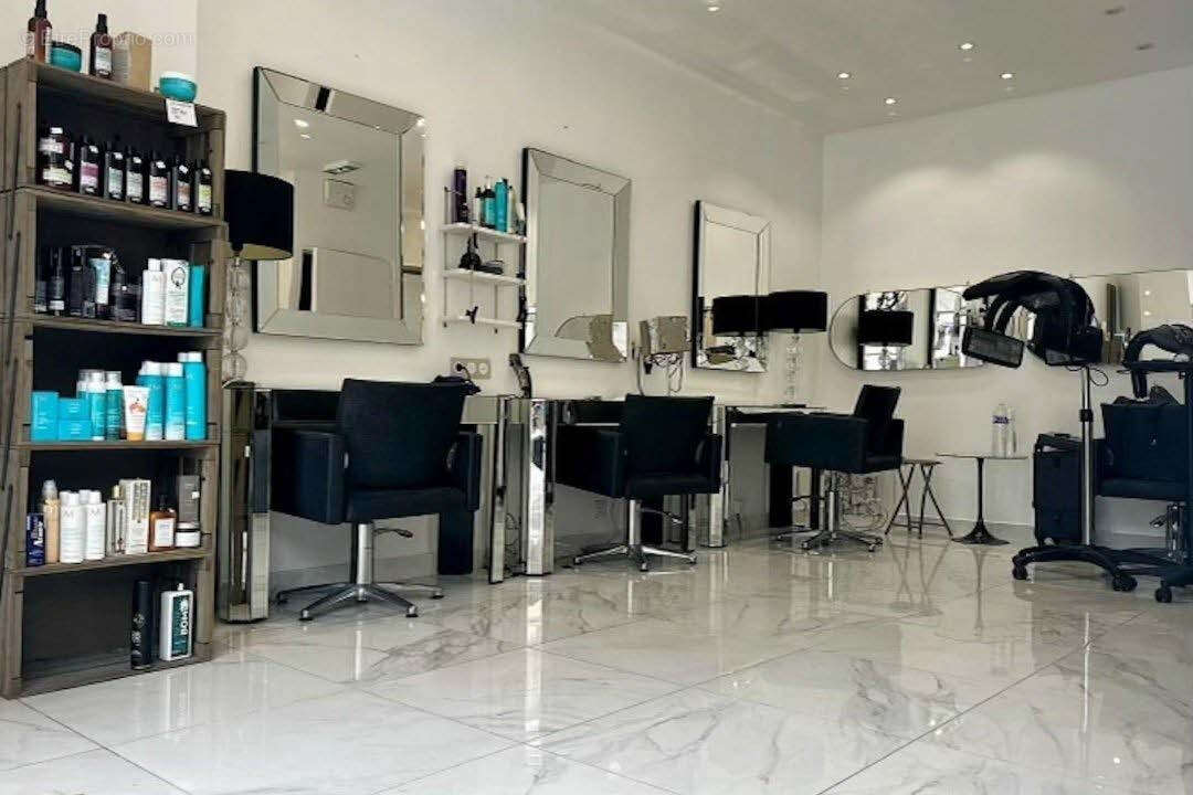 Commerce à ASNIERES-SUR-SEINE