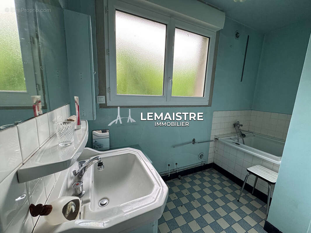 Maison à BEC-DE-MORTAGNE