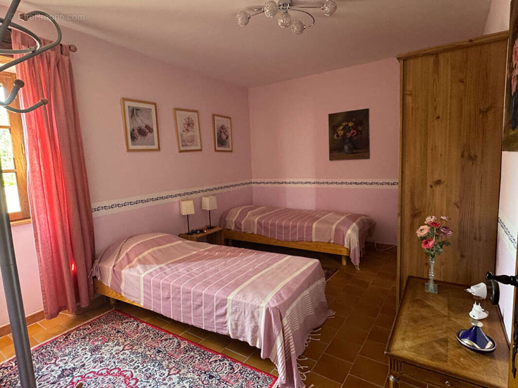 Maison à COURRY
