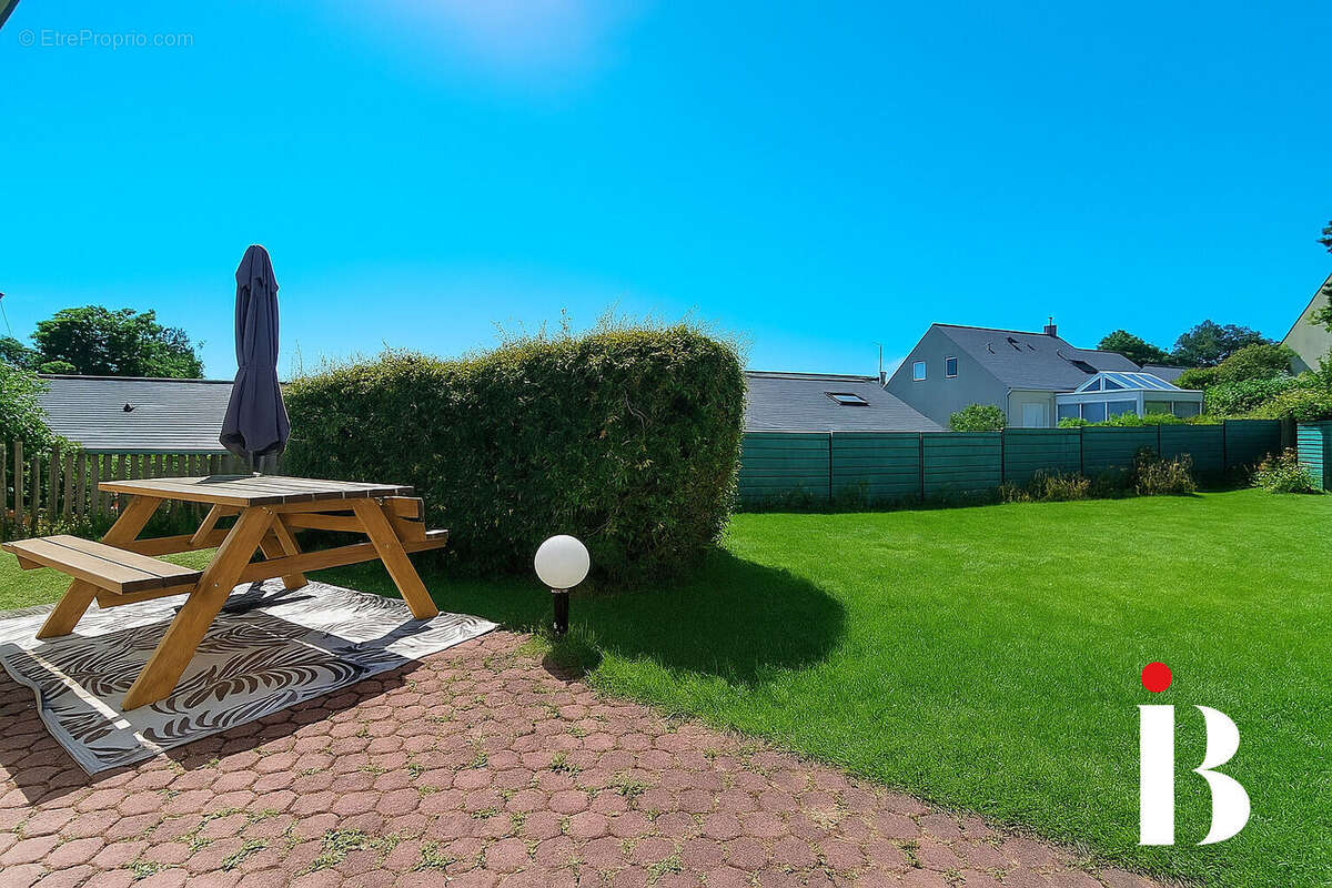 Maison à SAINT-ETIENNE-DE-MONTLUC