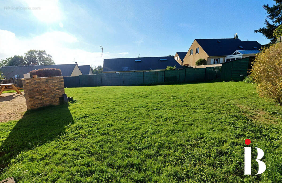 Maison à SAINT-ETIENNE-DE-MONTLUC