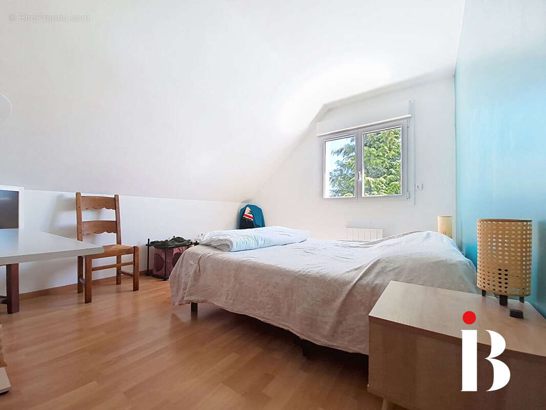 Maison à SAINT-ETIENNE-DE-MONTLUC